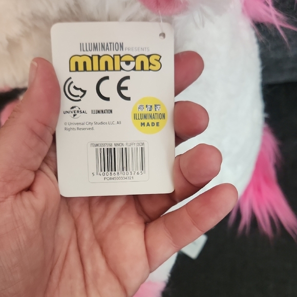 Minions Fluffy Unicorn - Picture 5 of 6